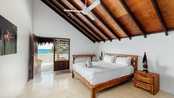 ํจ๋ฐ๋ฆฌ ๋น๋ผ, ์นจ์ค 4๊ฐ, ๋ฐ๋ค ์ ๋ง | ๊ฐ์ค ๋ด ๊ธ๊ณ , ๋ค๋ฆฌ๋ฏธ/๋ค๋ฆฌ๋ฏธํ, ๋ฌด๋ฃ WiFi, ์นจ๋ ์ํธ