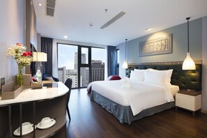 Signature Room, Bathtub, Partial Ocean View | Minibar, in-room safe, desk, laptop workspace - Erica Nha Trang Hotel (Nha Trang)