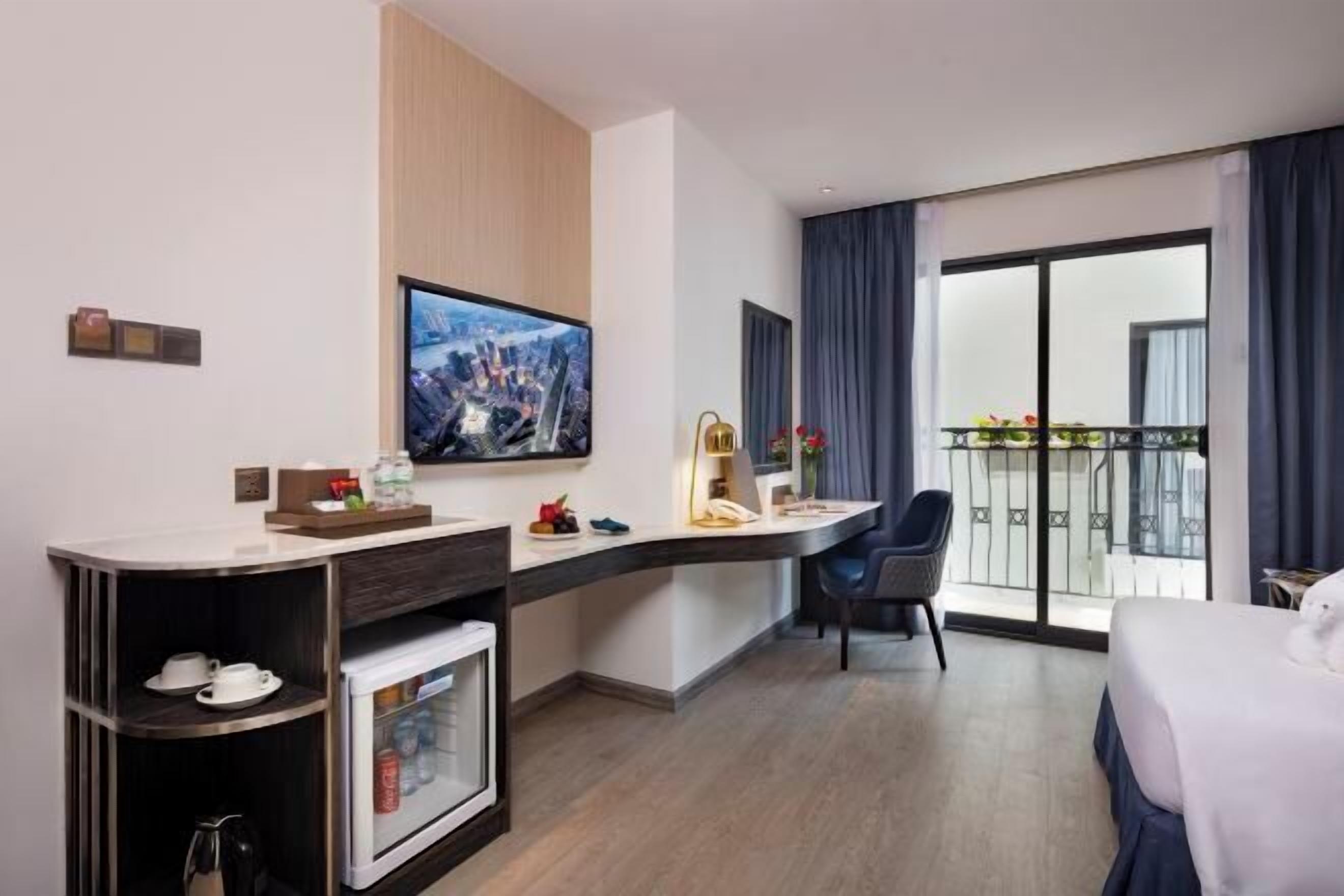 미니바, 객실 내 금고, 책상, 노트북 작업 공간