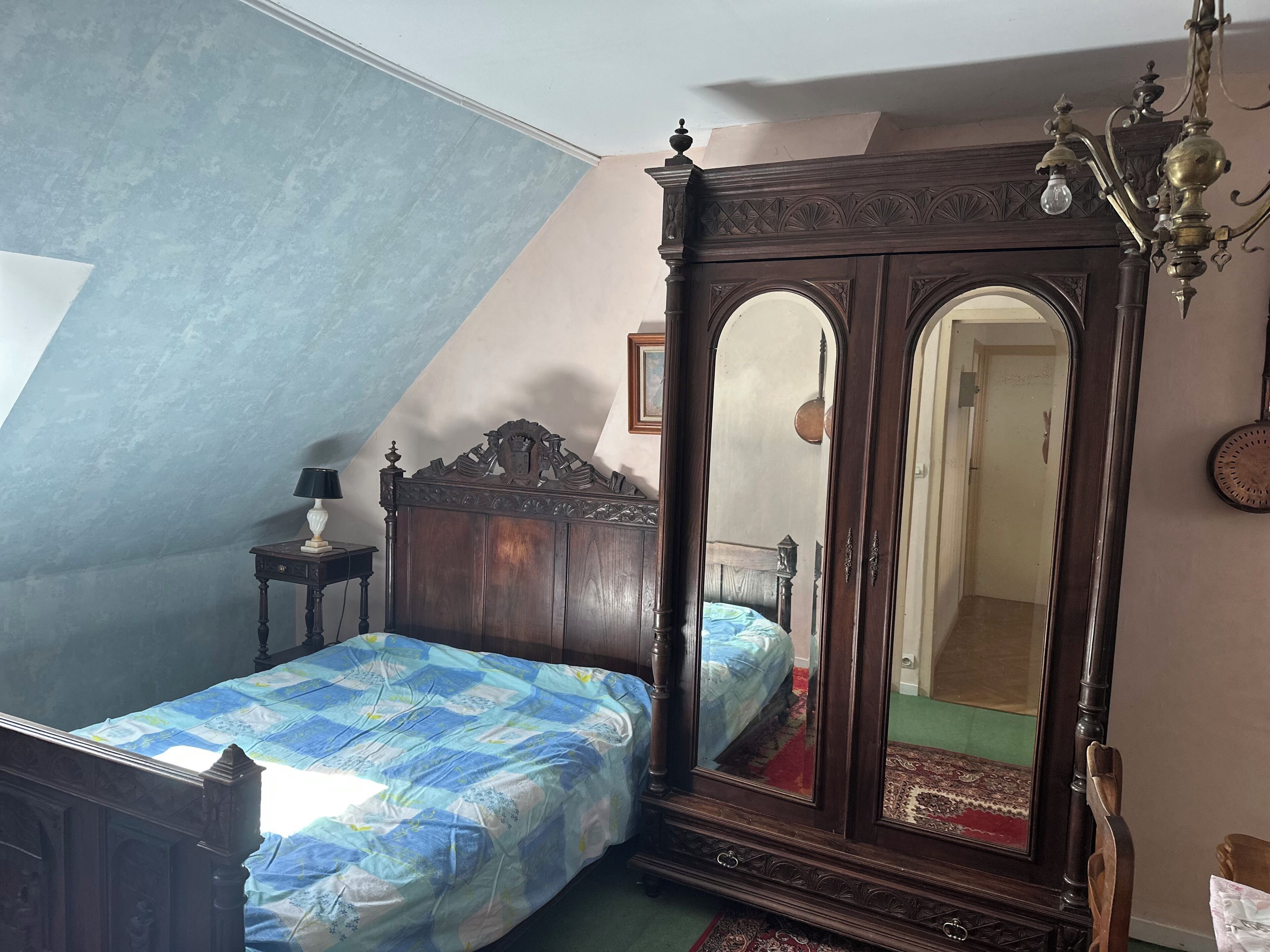 3 slaapkamers, een strijkplank/strijkijzer, reisbedje, gratis wifi