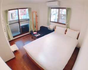 Double Room | Free WiFi - Osaka Sinsei Guest House Daikokukan (Osaka)