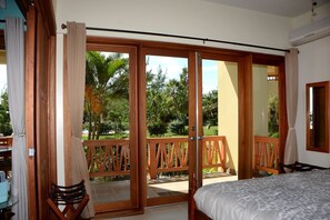 4 bedrooms, in-room safe, iron/ironing board, free WiFi