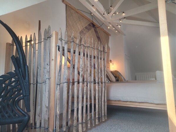 2 bedrooms, iron/ironing board, travel crib, free WiFi - The charm of a small fisherman's house (Port-en-Bessin-Huppain)