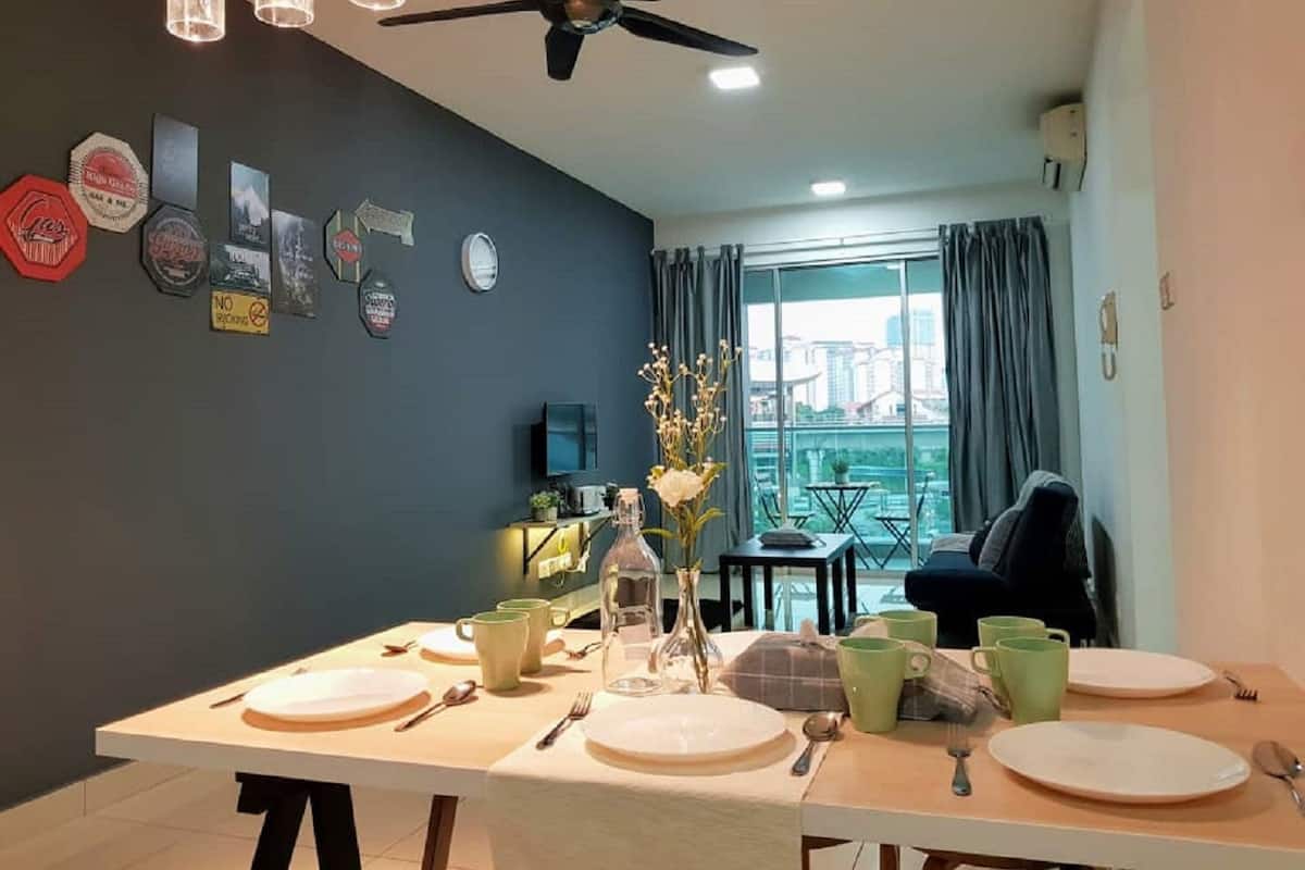 Apartment, 3 Bedrooms B | Ruang tamu | TV skrin rata