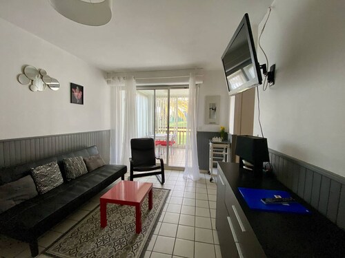 Cozy Ground Floor Studio, Terrace, Parking, Pet-Friendly - Cambo-les-Bains
