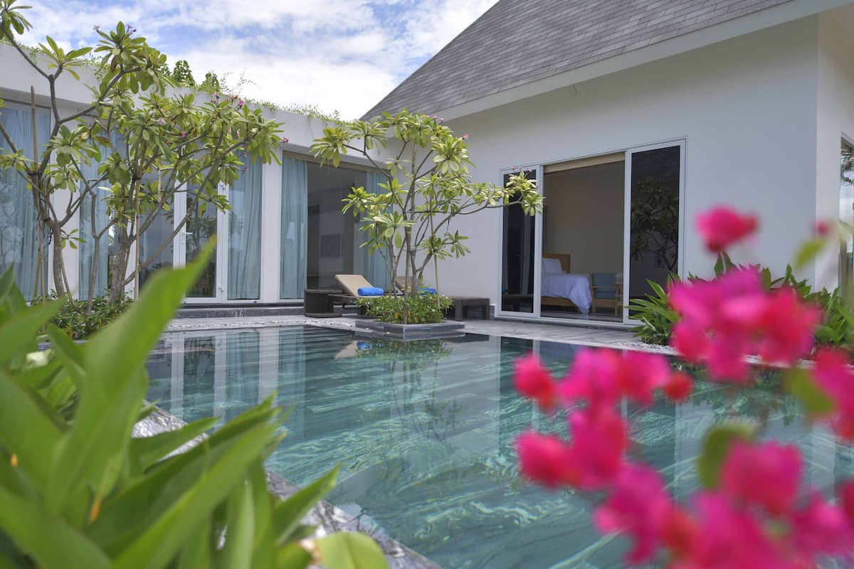 Cocoland Luxury 2 Bedrooms Villa | Pemandangan tasik