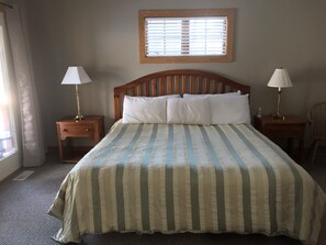 3 bedrooms, WiFi, bed sheets - Disciples Village Slopeside on Boyneland (Boyne Falls)