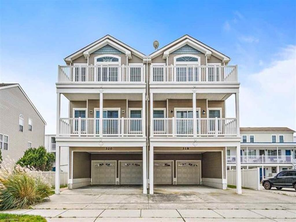 Top floor Condo with 3 bedrooms and 2 full baths located 1.5 Blocks to beach and boardwalk.