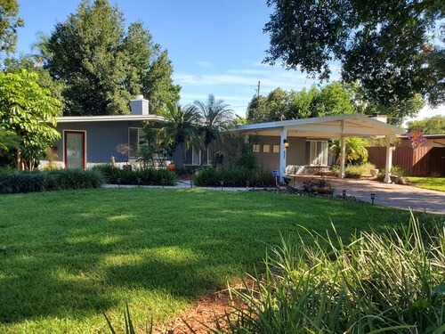  Family & Pet Friendly (*additional pet fee will apply), Charming Orlando Home!