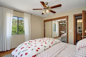 4 chambres, fer et planche à repasser, Wi-Fi, draps fournis