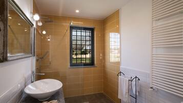 Dusche, Regendusche, Haartrockner, Bidet