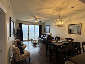 Smart TV, DVD player