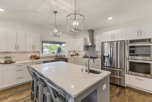 Perfect Lake Hartwell Getaway - Gorgeous Lake Views!