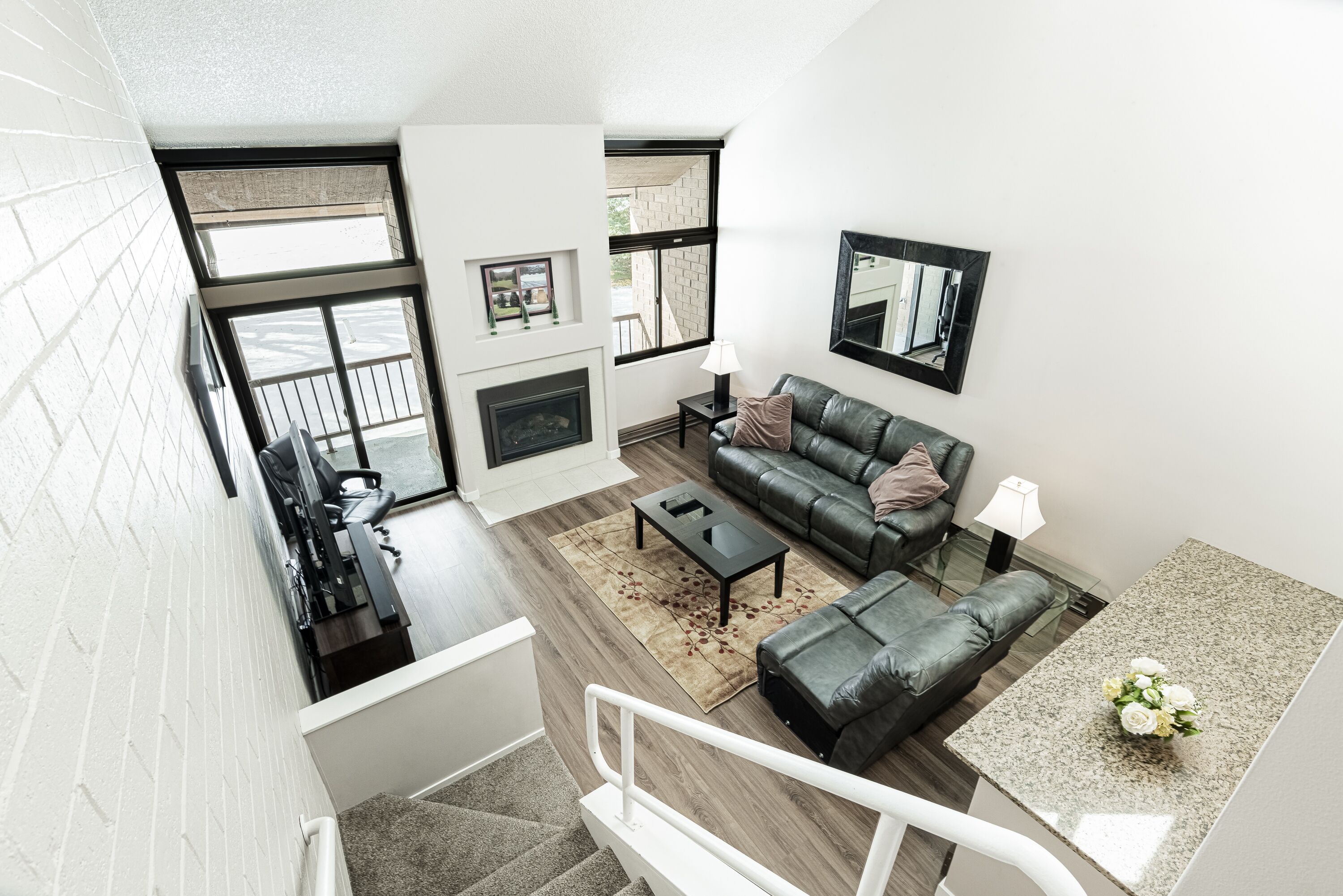Great Location, Year-Round Recreation & Luxury Community Amenities! Park City Captain Molly Hideaway