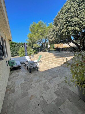 Terrace/patio - VILLA PISCINE CARNOUX EN PROVENCE (Carnoux-en-Provence)