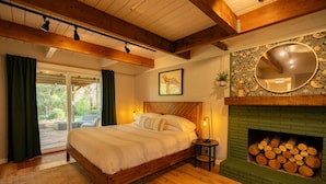 Unclassified image, 3 of 38, button - Easy Eugene Stay w/ Yard, Space & Private Primary (Eugene)