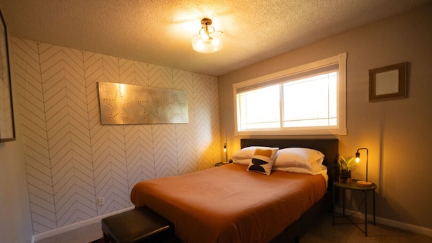 Unclassified image, 1 of 38, button - Easy Eugene Stay w/ Yard, Space & Private Primary (Eugene)