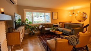Unclassified image, 5 of 38, button - Easy Eugene Stay w/ Yard, Space & Private Primary (Eugene)