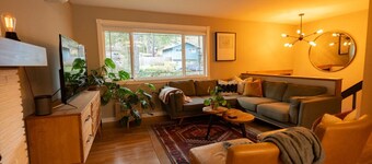 Easy Eugene Stay w/ Yard, Space & Private Primary