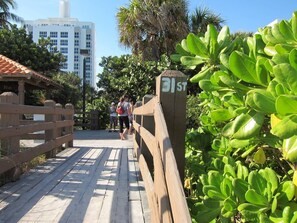 Property grounds - Spacious beach gem: Perfect for groups and couples (Miami Beach)