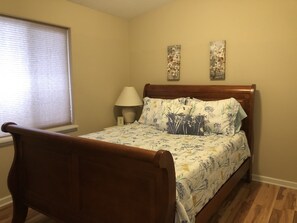 3 bedrooms, WiFi, bed sheets - Riverfront Home in Beautiful Orchard (Cashmere)