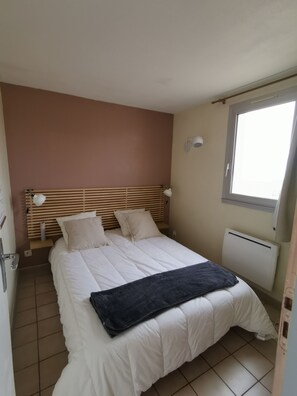 2 soverom, strykejern/-brett og wi-fi (inkludert)