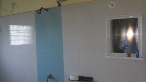 Dusche, Handtücher, Toilettenpapier
