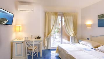 1 bedroom, in-room safe, desk, blackout curtains