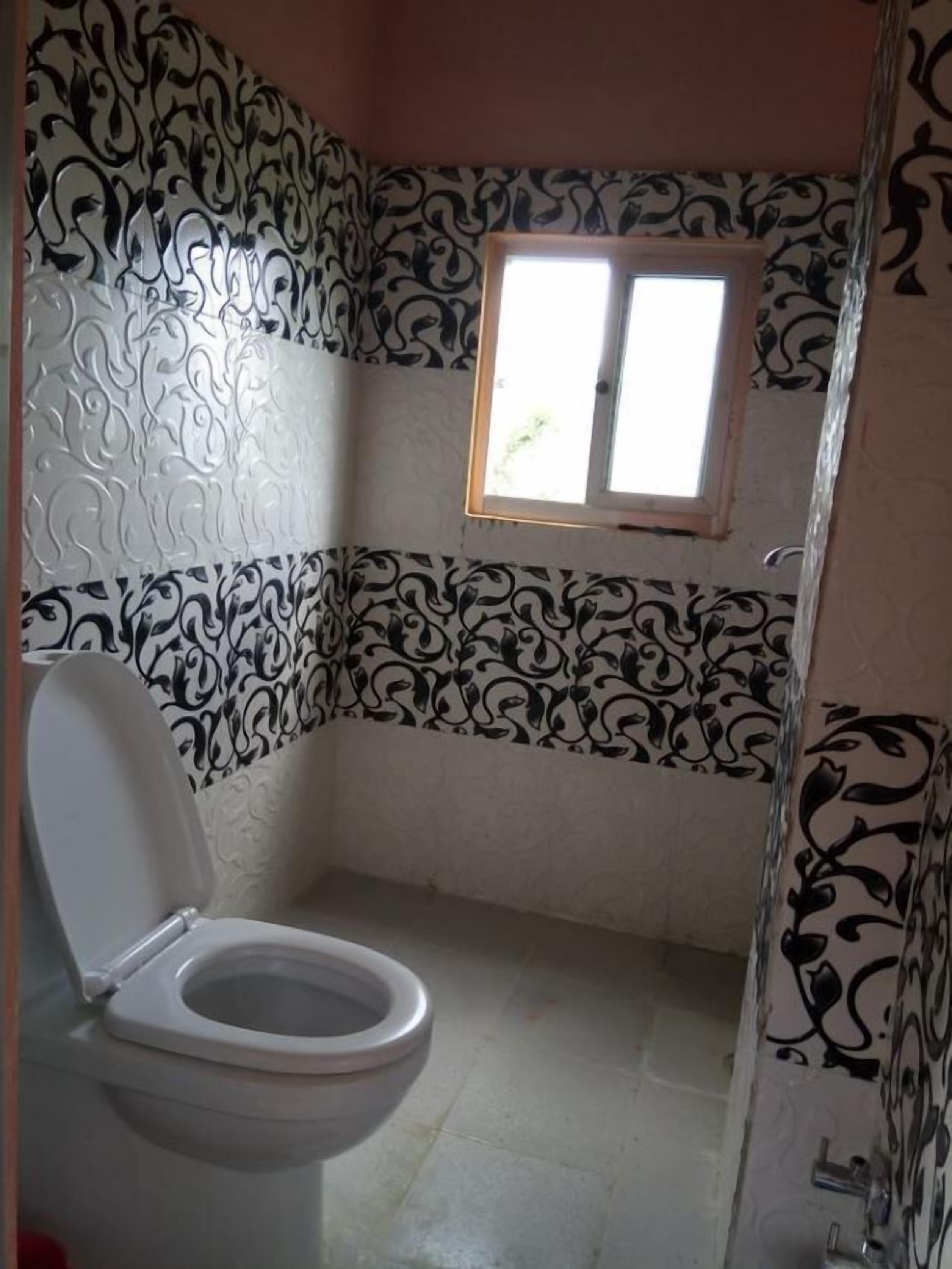 تجهيزات دش، خف للقدمين، مناشف