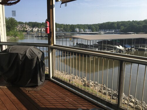 Ledges Complex - Lake front With Slip Included - Beach and 2 Pools