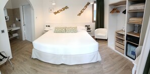 Premium bedding, minibar, in-room safe, individually decorated - Artmonia (Castalla)