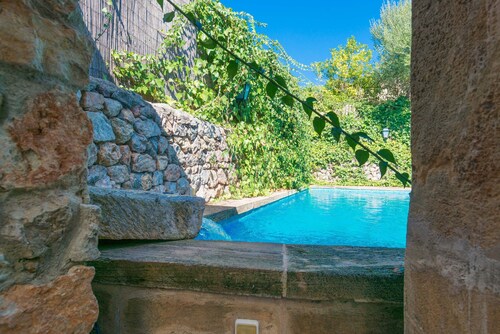 CA HADO XUCLA - Villa with private pool in Valldemossa. Free WiFi