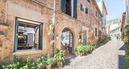 CA HADO XUCLA - Villa with private pool in Valldemossa. Free WiFi