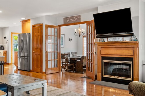 York Beach Getaway (Razzle Dazzle House)