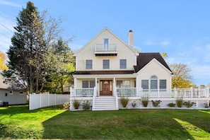 Exterior - York Beach Getaway (Razzle Dazzle House) (York)