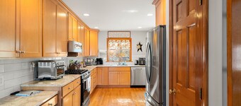 York Beach Getaway (Razzle Dazzle House)