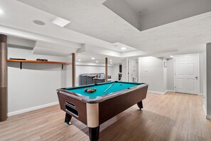 Games room - York Beach Getaway (Razzle Dazzle House) (York)