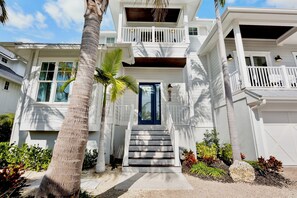 Exterior - Luxury Home with Pool and Spa! 4 Minutes to the Beach! - Feelin' Beachy (Holmes Beach)
