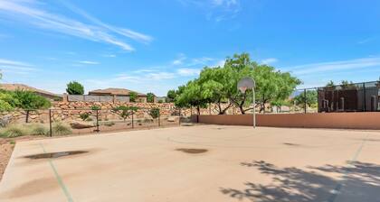 Brand new 7 bed 5 house bain avec piscine / table de ping-pong et sauvegarde pour se garer