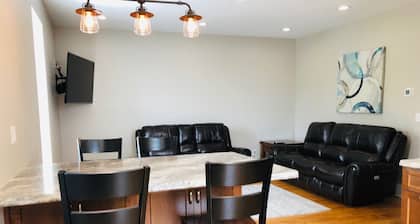 Mona K's-Big Green Rental