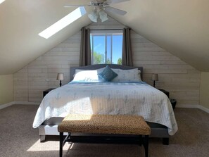 4 bedrooms, desk, iron/ironing board, free WiFi