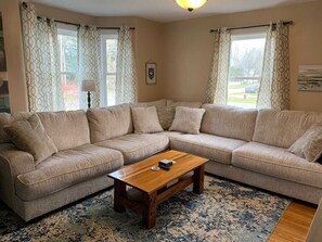 Smart TV, fireplace, DVD player