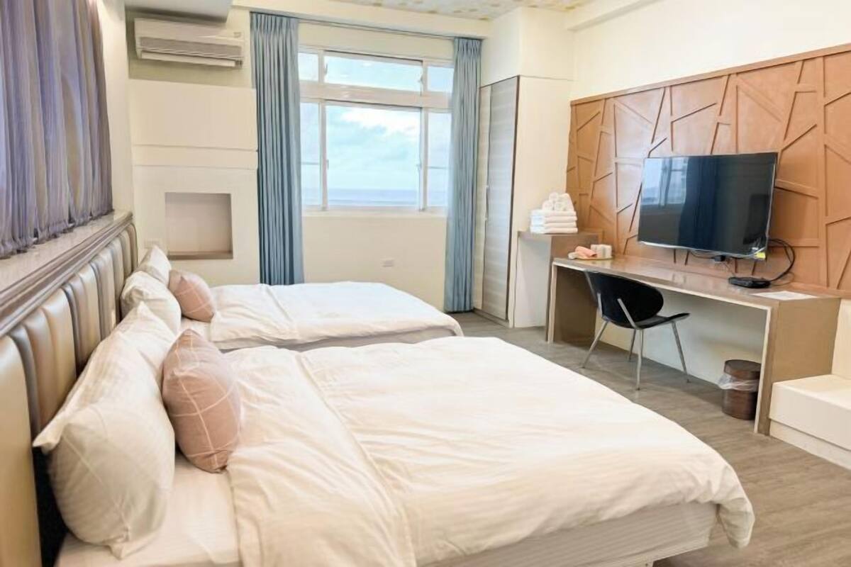 Blackout drapes, soundproofing, WiFi (free), bed sheets