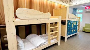 Economy Shared Dormitory, Mountain View