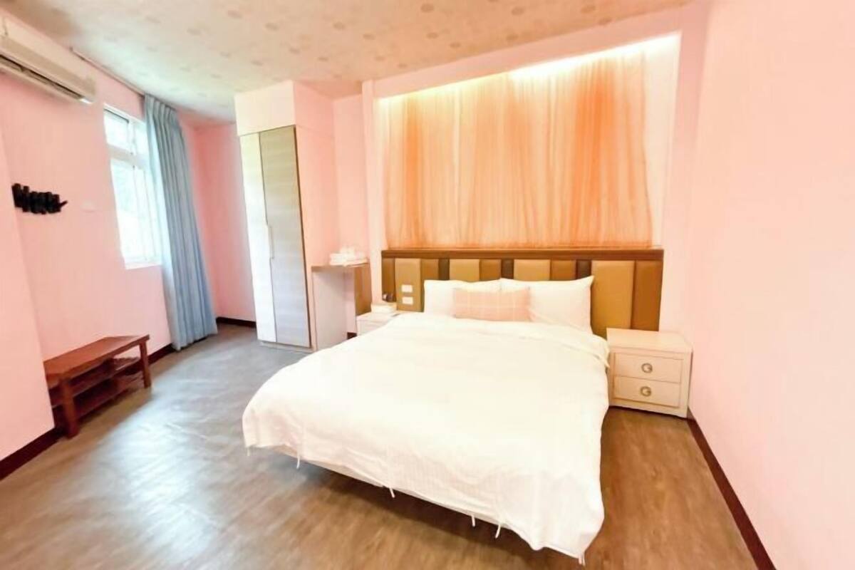 Rideaux occultants, chambres insonorisées, Wi-Fi gratuit, draps fournis