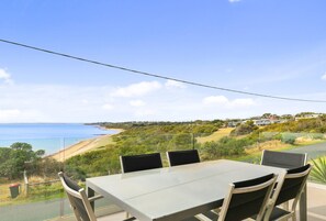 House, 3 Bedrooms | Balcony