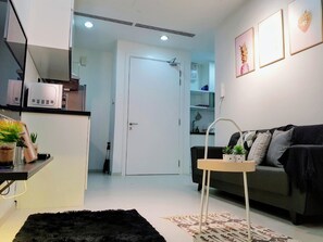 Apartemen, 2 kamar tidur | Area keluarga | TV LED