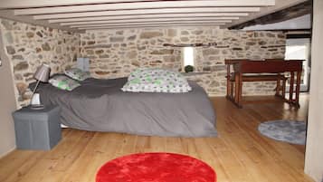 2 slaapkamers, een strijkplank/strijkijzer, gratis wifi, beddengoed