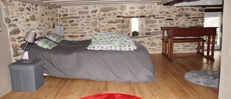 2 habitaciones, tabla de planchar con plancha y wifi gratis