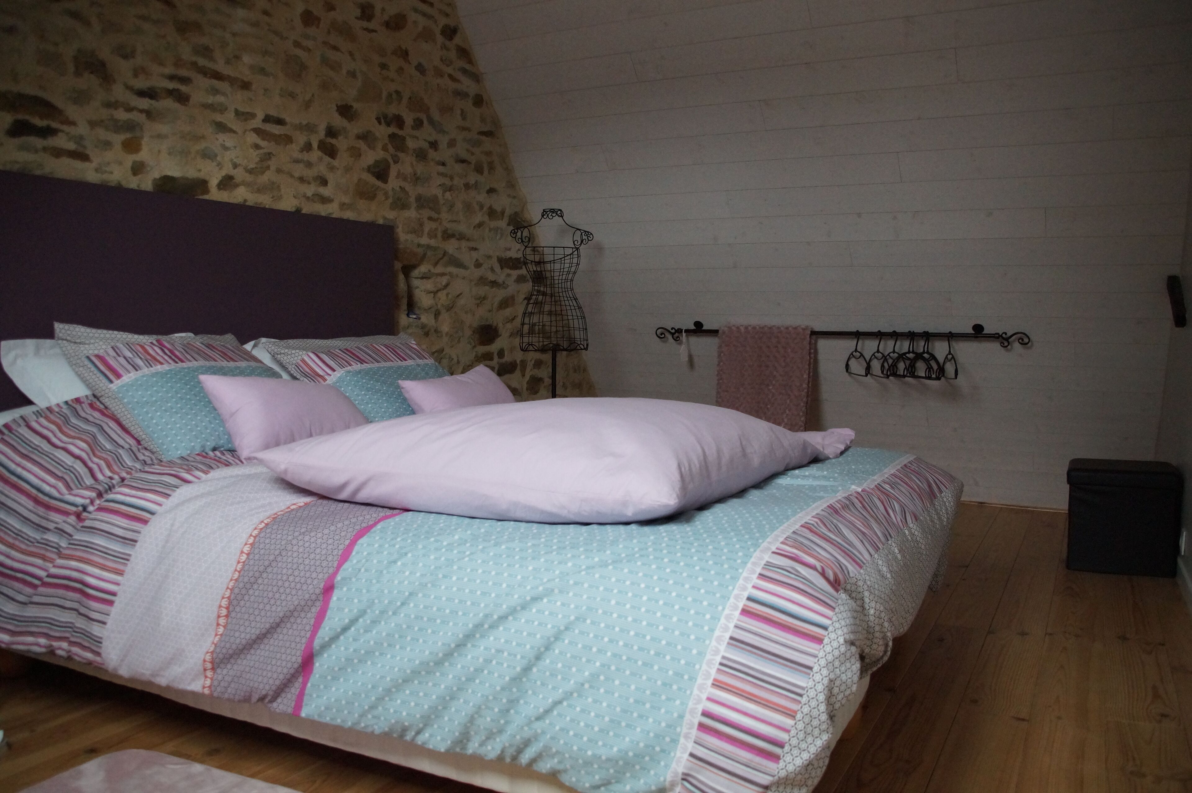 2 habitaciones, tabla de planchar con plancha y wifi gratis 